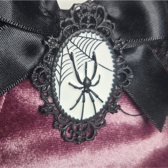 Dolls Kill WIDOW Mauve Velvet & Black Lace Bustier - NWT, size Large - Picture 2 of 7